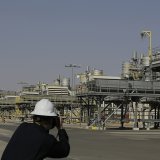 Cette décision maintient à environ 9 millions de barils par jour la production du riche royaume pétrolier. (AP Photo/Amr Nabil, File)